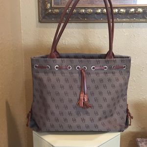 Dooney and Bourke vantage authentic tote bag